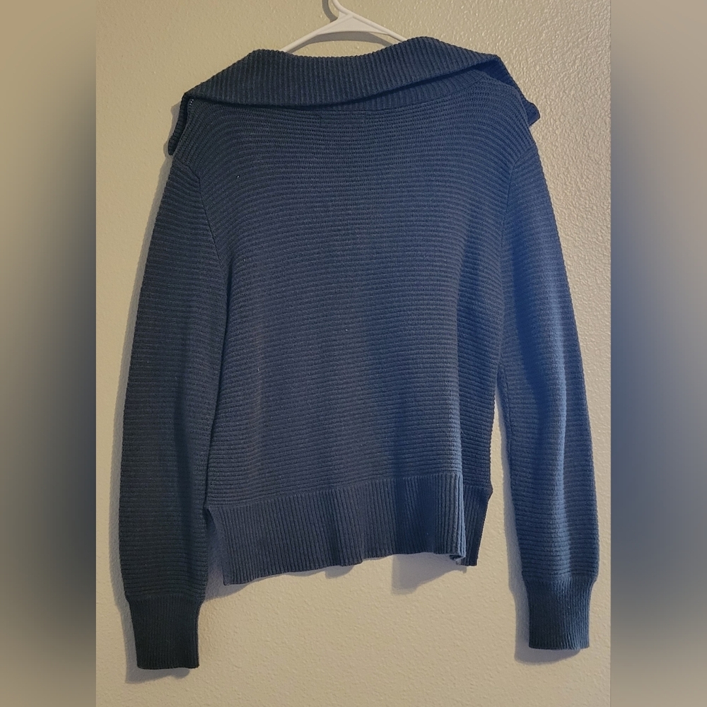Women's Ribbed Sweater - Picture 5 of 10
